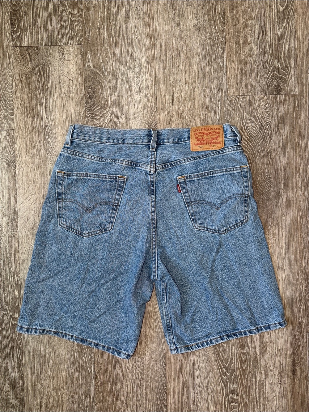Levi's 550 Light Blue Men's Denim Shorts jorts 34”